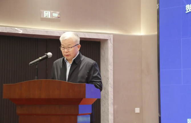 2025年秋季全國磨料磨具行業信息交流會暨第五屆中國磨料磨具高端論壇在鄭州成功召開